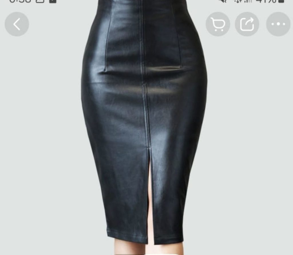 Женская юбка-карандаш из экокожи с разрезом