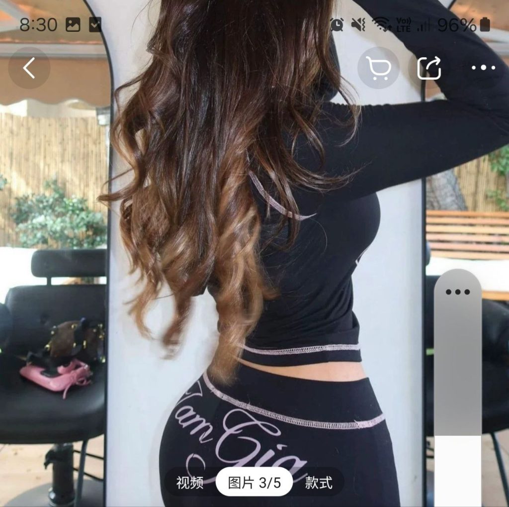 Женский спортивный комплект черного цвета