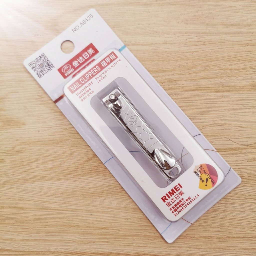 Кусачки для ногтей — надёжный инструмент с плоским лезвием.